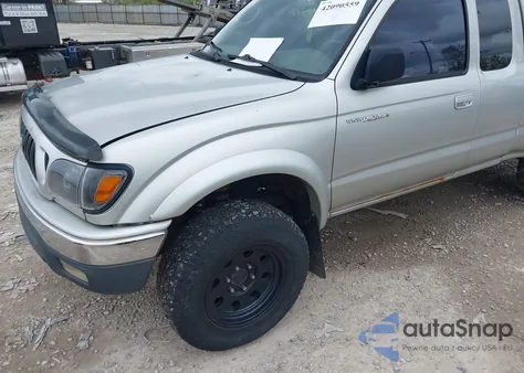 2001 Toyota Tacoma Base V6 from USA, damaged, VIN 5TEWN72N81Z821071